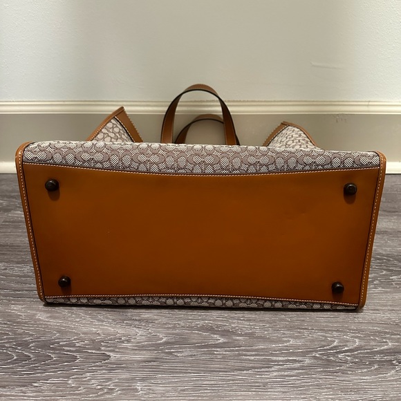 Coach Field Tote 40 In Micro Signature Jacquard - Picture 7 of 8
